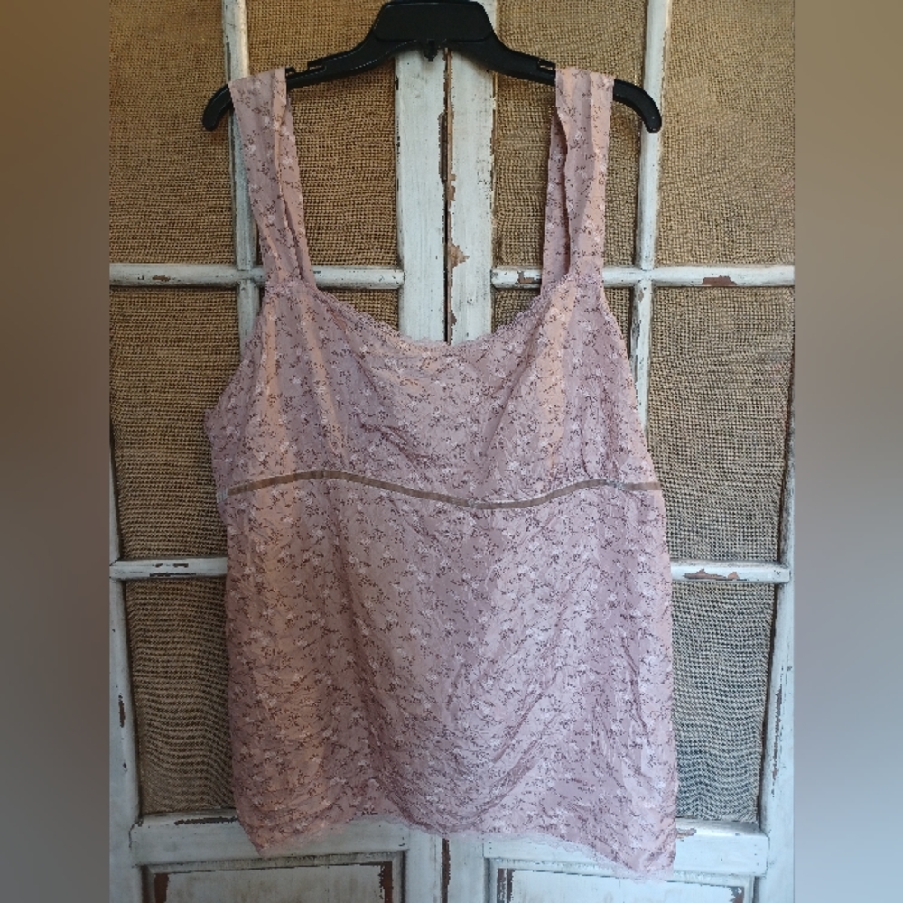 NEW Silk Tommy Hilfiger  Top 22